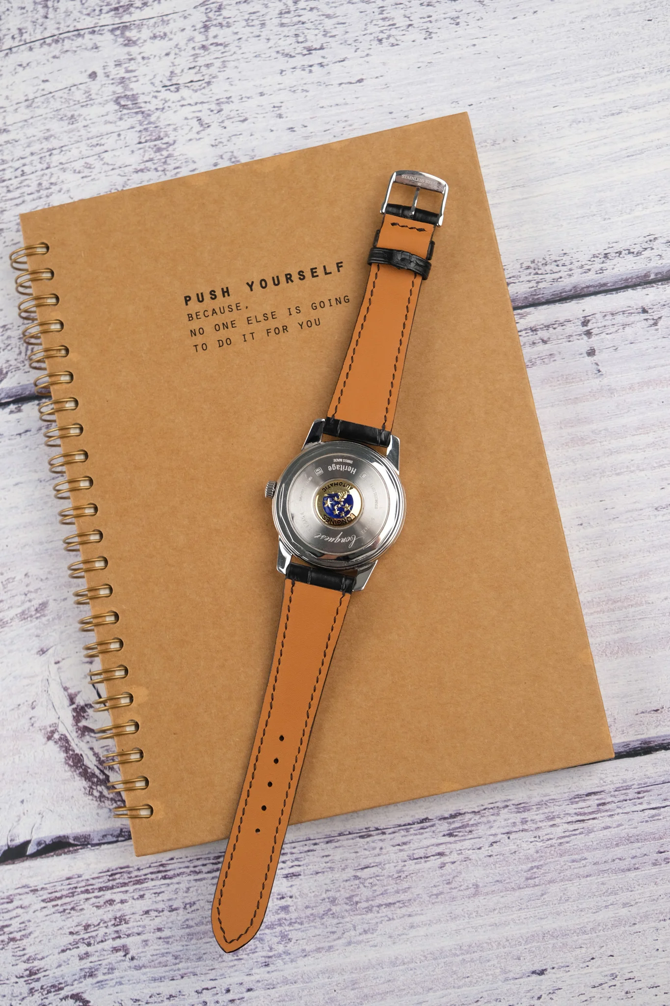 Ảnh Studio Dây đồng hồ da cá sấu đen - Koi Leather