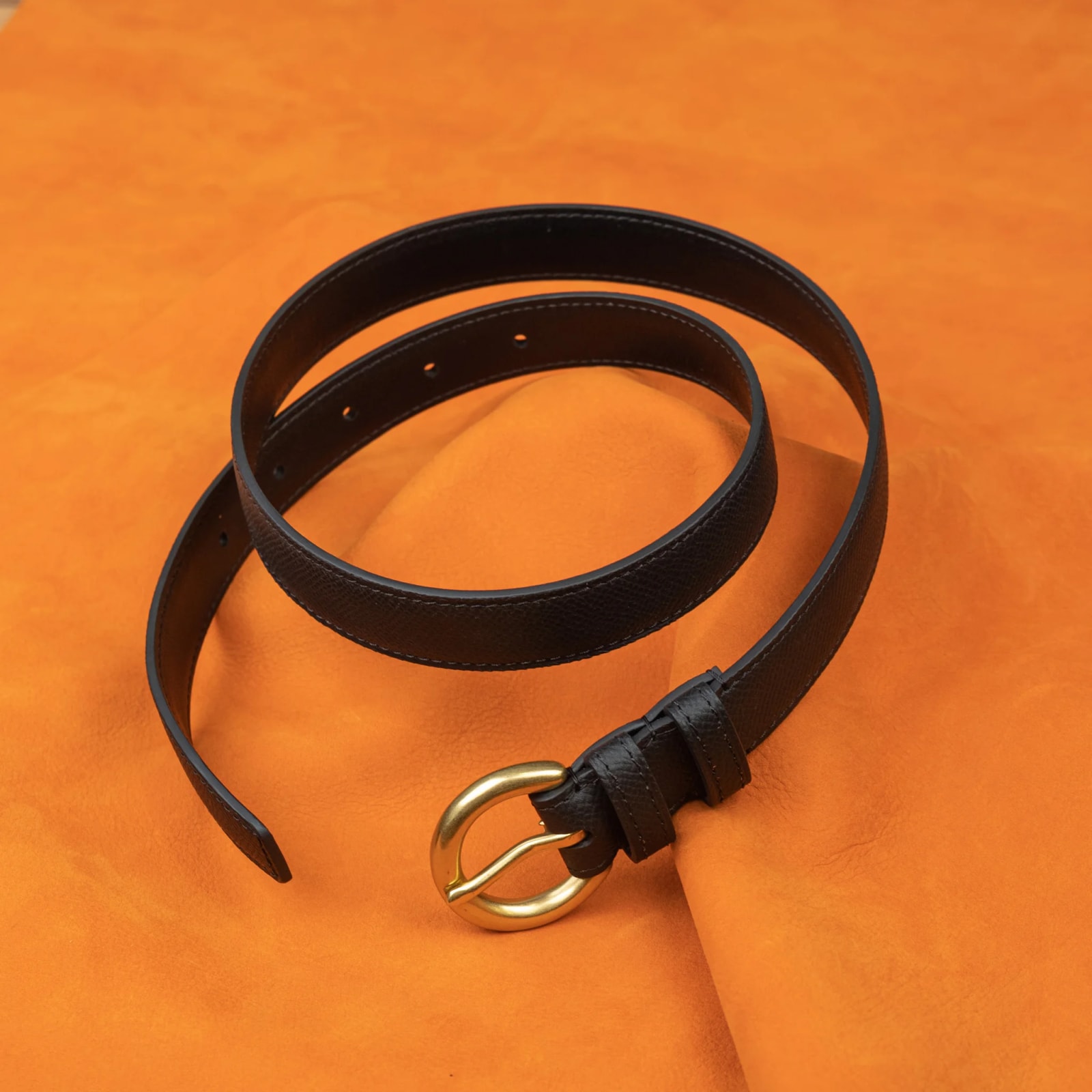 Ảnh Studio Dây lưng Epsom đen - Koi Leather