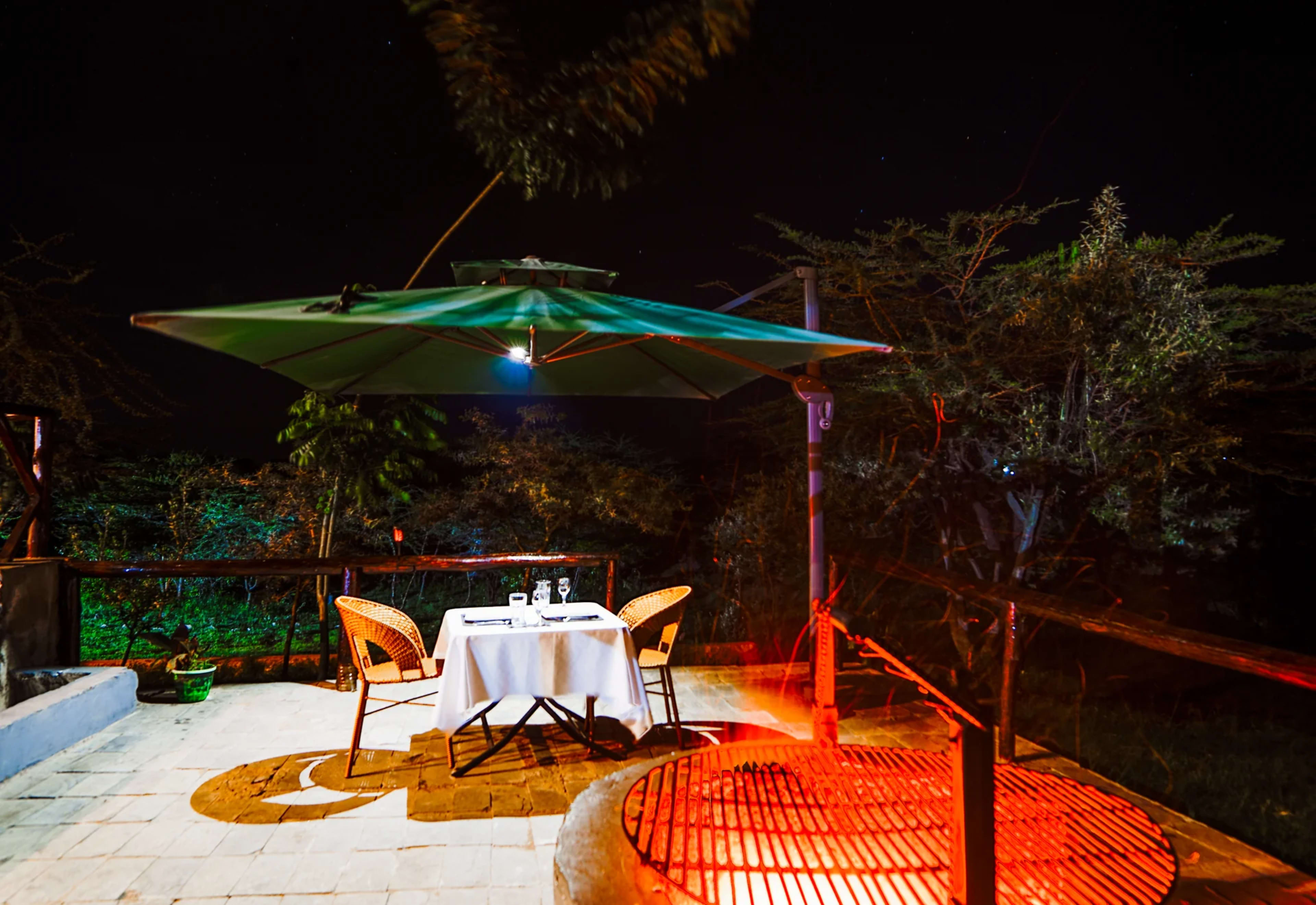 Intérieur de luxe du Kitumo Mara Lodge - valeur haut de gamme sans majoration d'agent