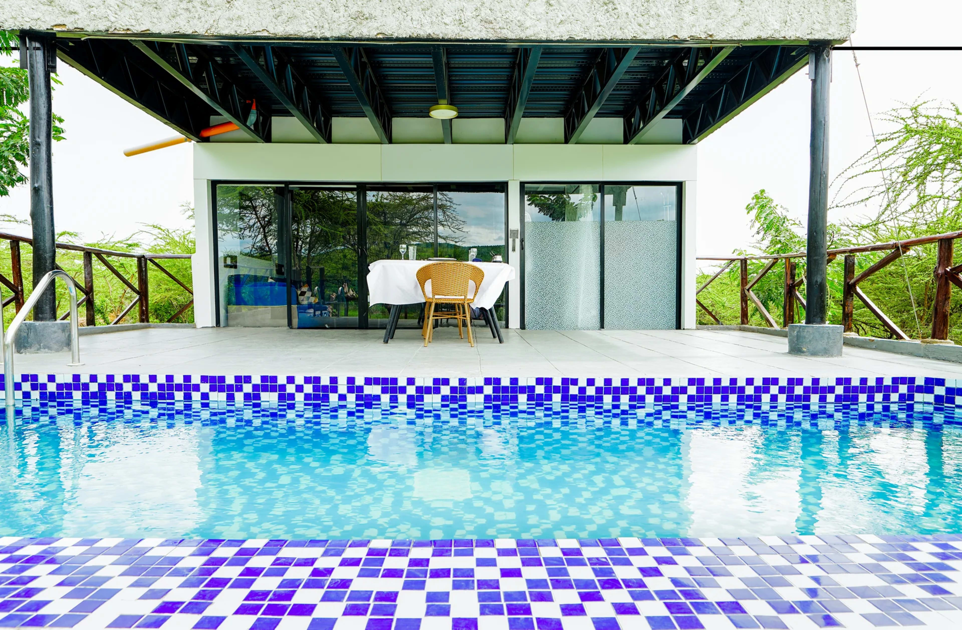 Private infinity pool at Kitumo Mara Lodge