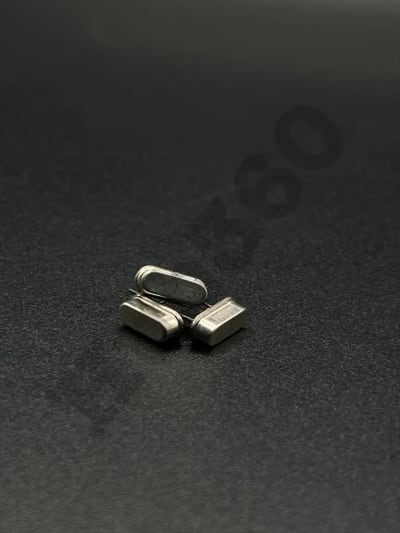 12MHz crystal oscillator