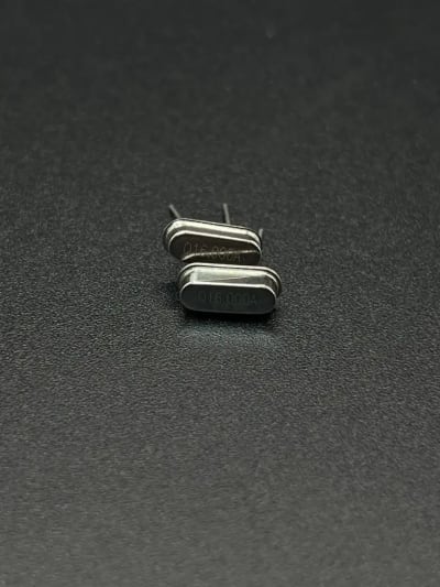 16MHz crystal oscillator