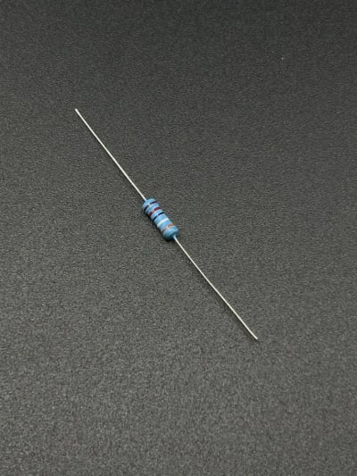 3.9KΩ 1/4W resistor