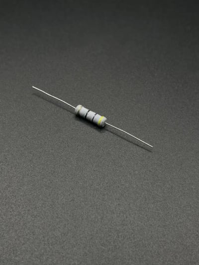 47Ω 2W resistor