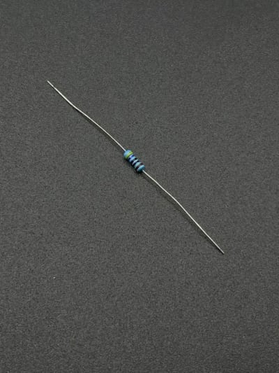 470Ω 1/4W resistor