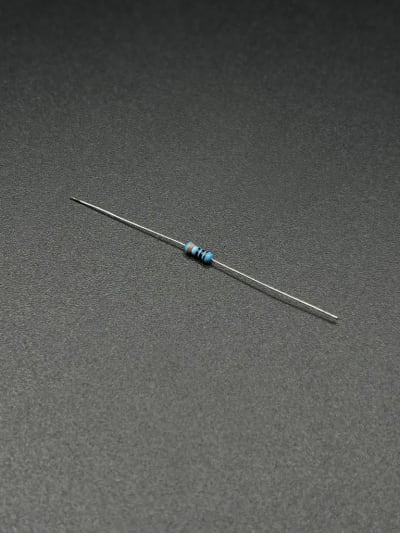 560Ω 1/4W resistor