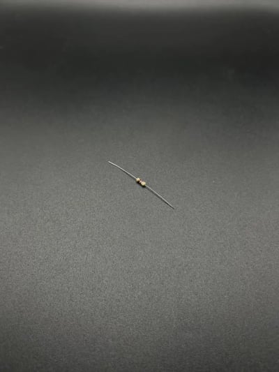 910Ω 1/4W resistor