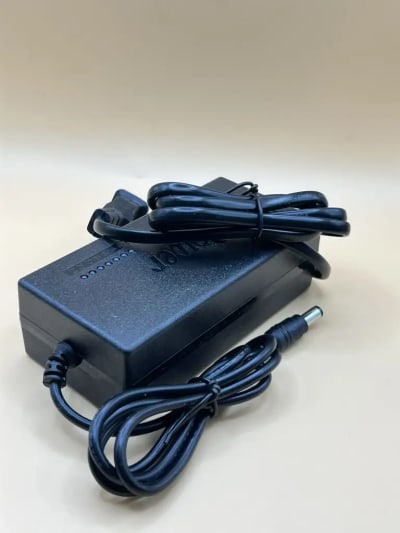 96W Universal Notebook Power Adapter