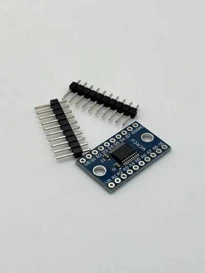Bi-directional logic level converter