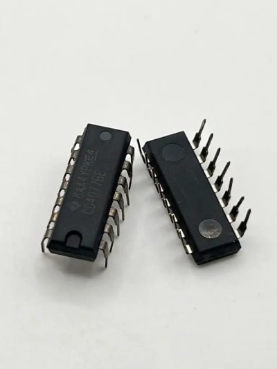 CD4077 four 2 input XNOR