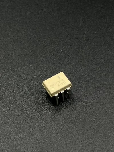 CNY17F-3 optocoupler