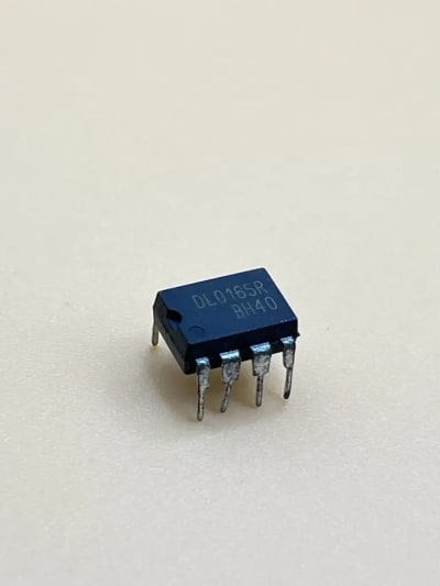 DL0165R LCD Power supply chip