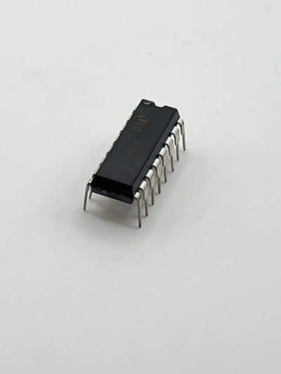 L293 Motor driver IC