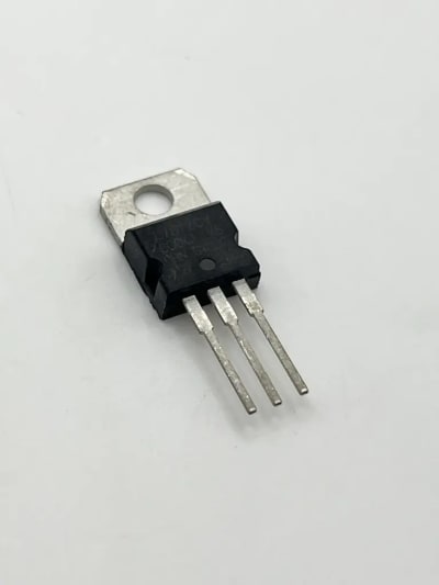 L7812