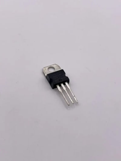 L7915