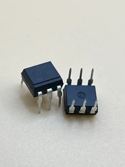 MOC3023 optocoupler