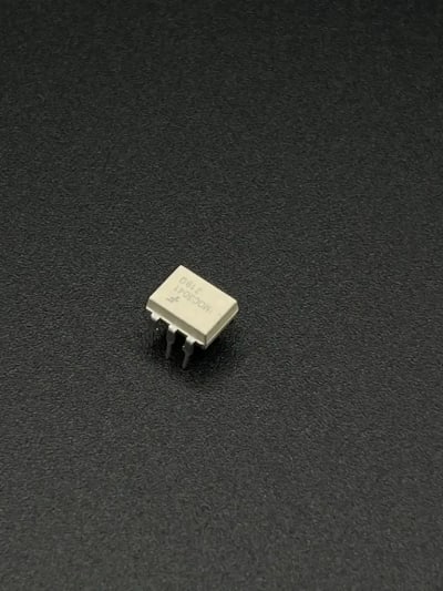 MOC3041 optocoupler