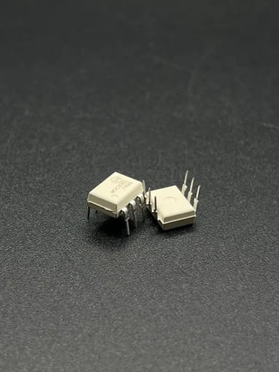 MOC3062 optocoupler