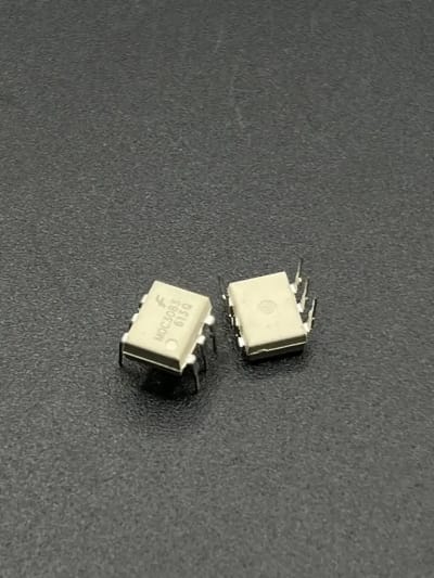 MOC3083 optocoupler