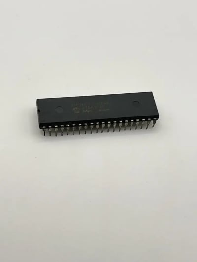 PIC16F77