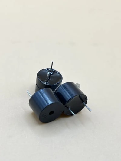 Small active buzzer