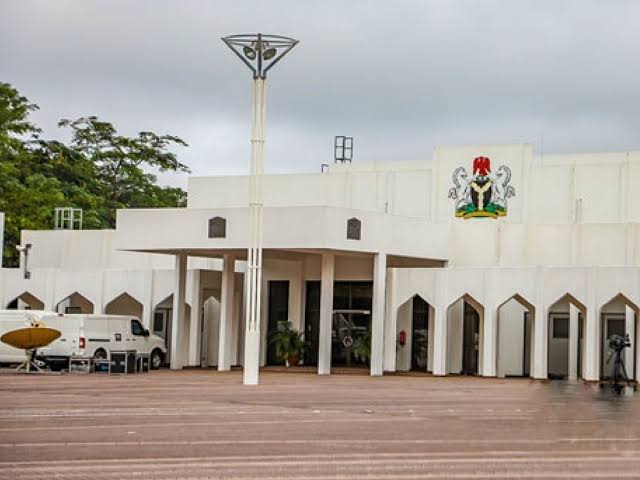 Nigeria Budgets Solar Power for Presidential Villa While Retaining Diesel, Grid Supply