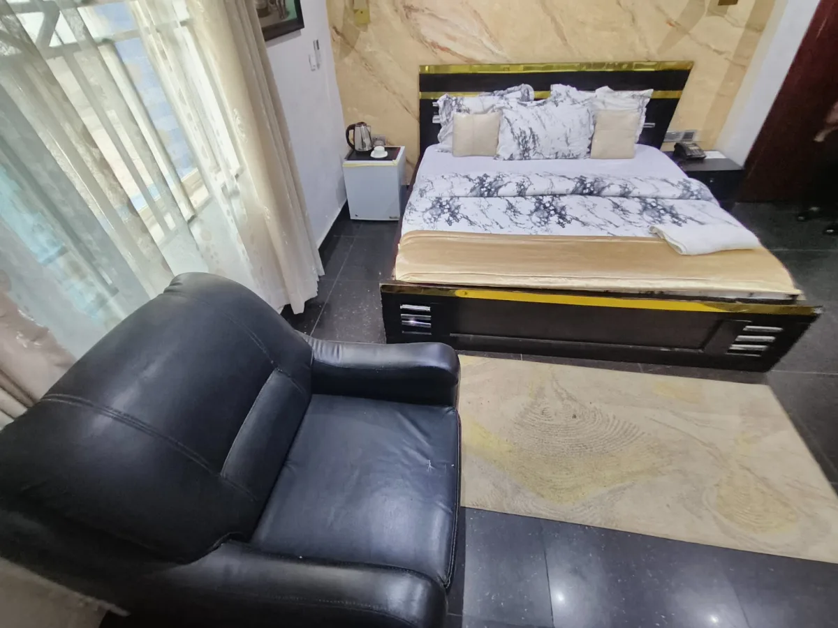 Queen Room