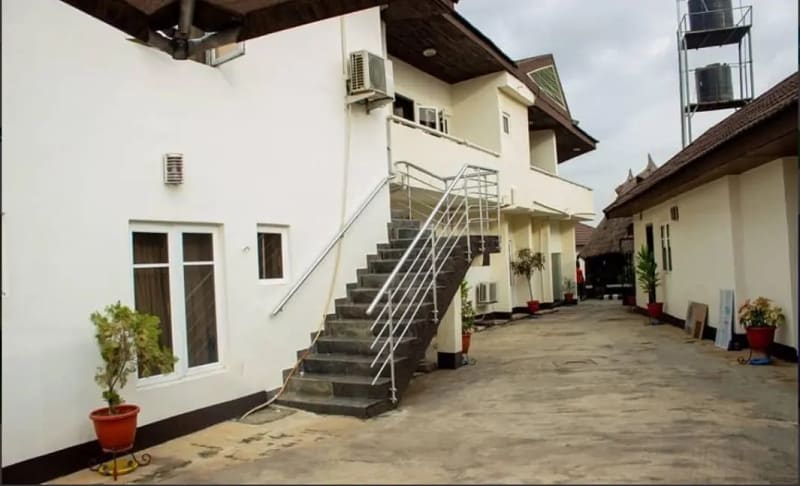 Danest Hotel and Suites 4