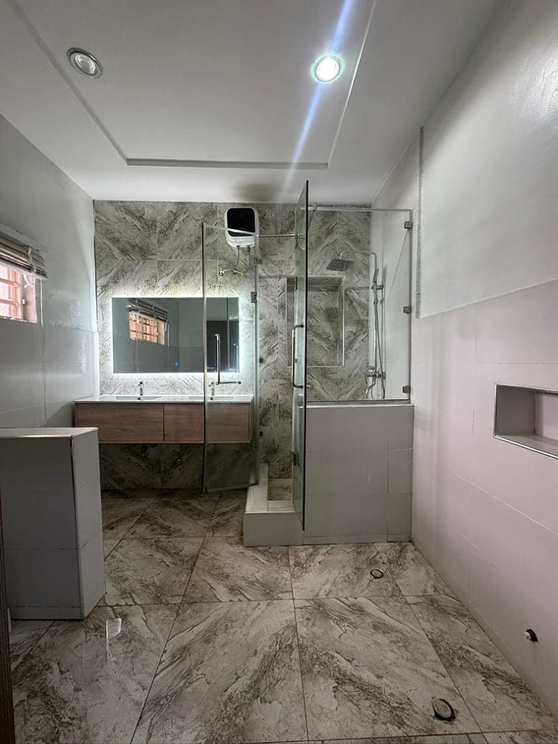 Apartment in Iyanganku GRA 7