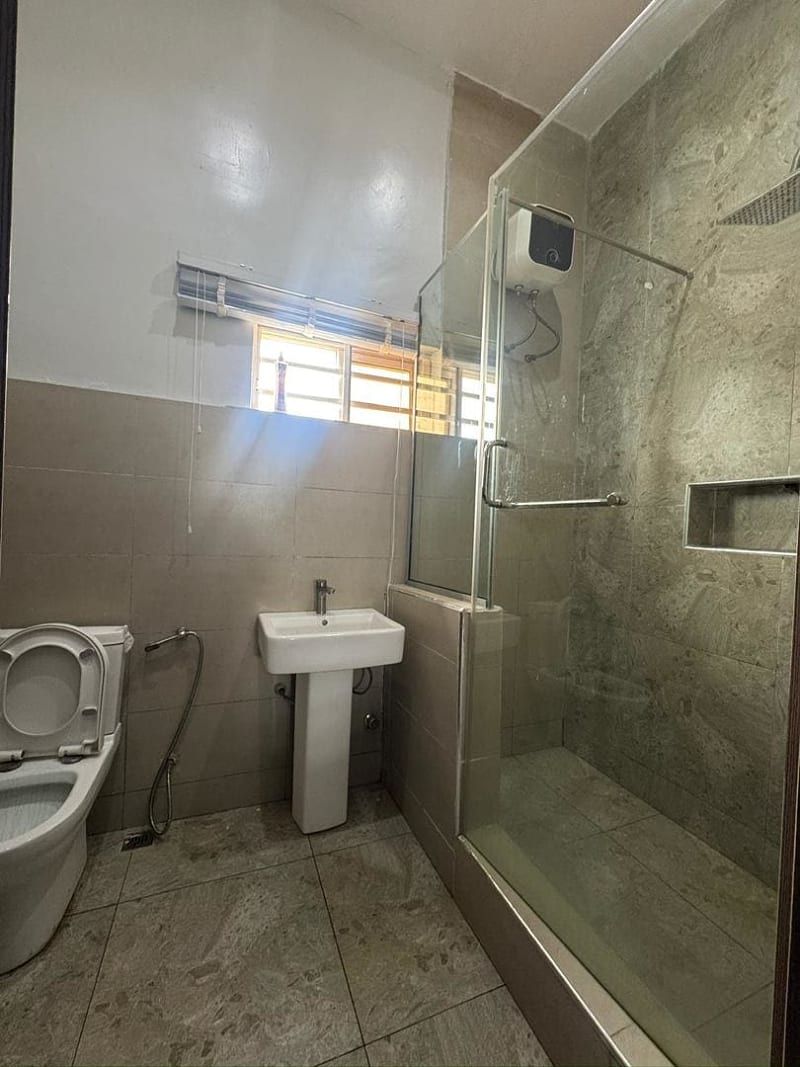 Apartment in Iyanganku GRA 8