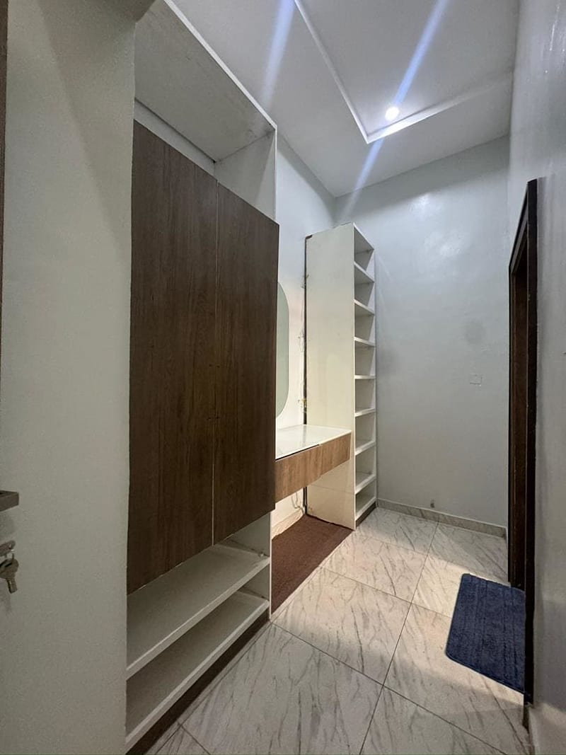Apartment in Iyanganku GRA 14