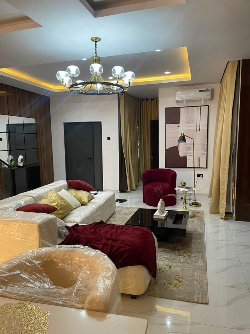 Apartment in Ikolaba Estate 18