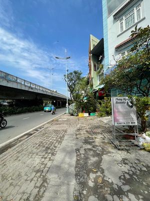 https://res.cloudinary.com/dqh0wvgmg/image/upload/v1778401682/nha-dat/wbqtauw5tl1pb77nwwtb.jpg