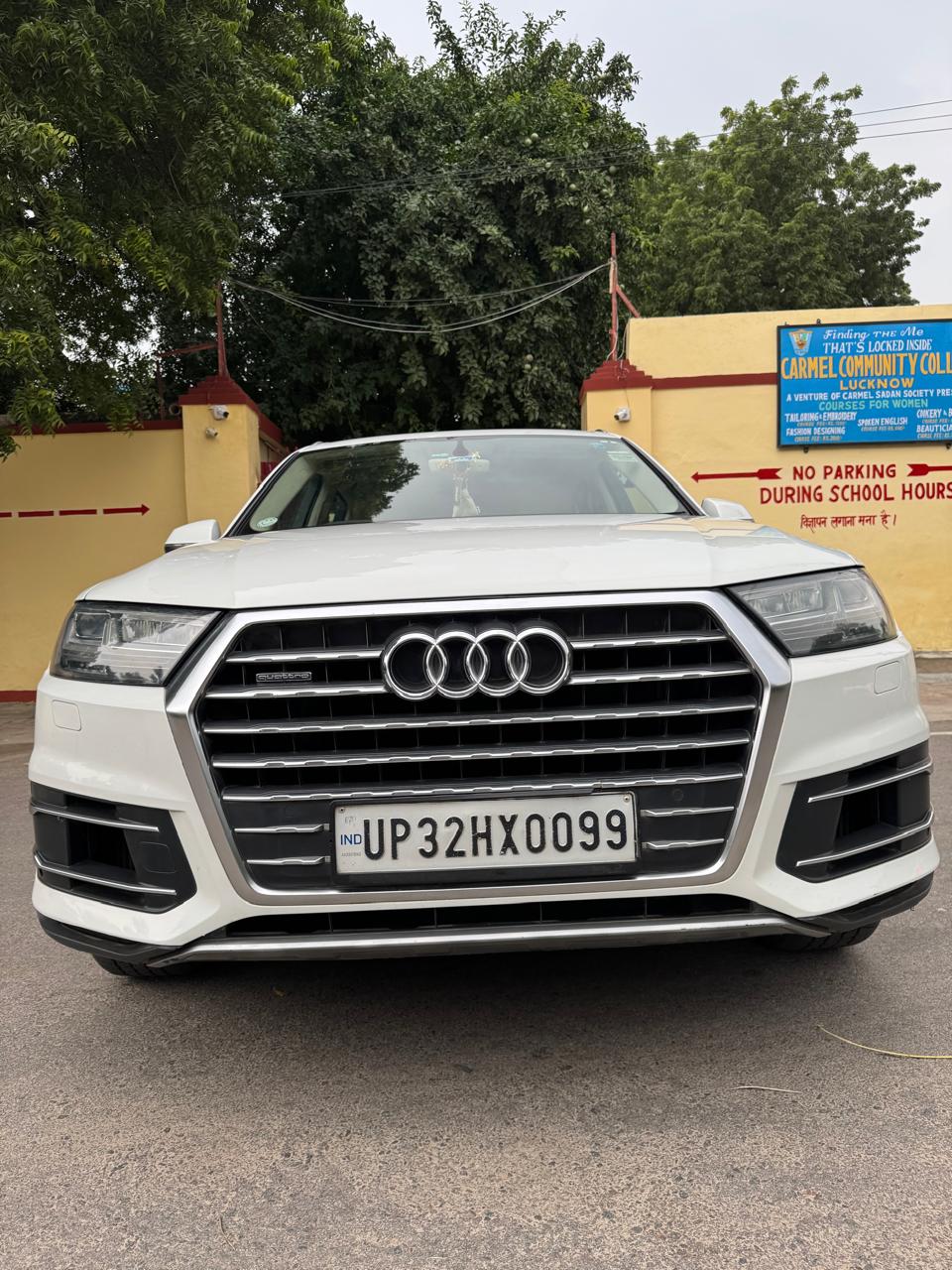 Audi Q7 used car in Lucknow