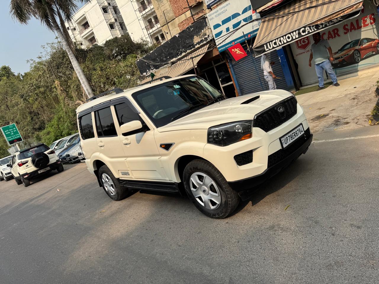 Mahindra Scorpio S6 plus hybrid  used car in Lucknow