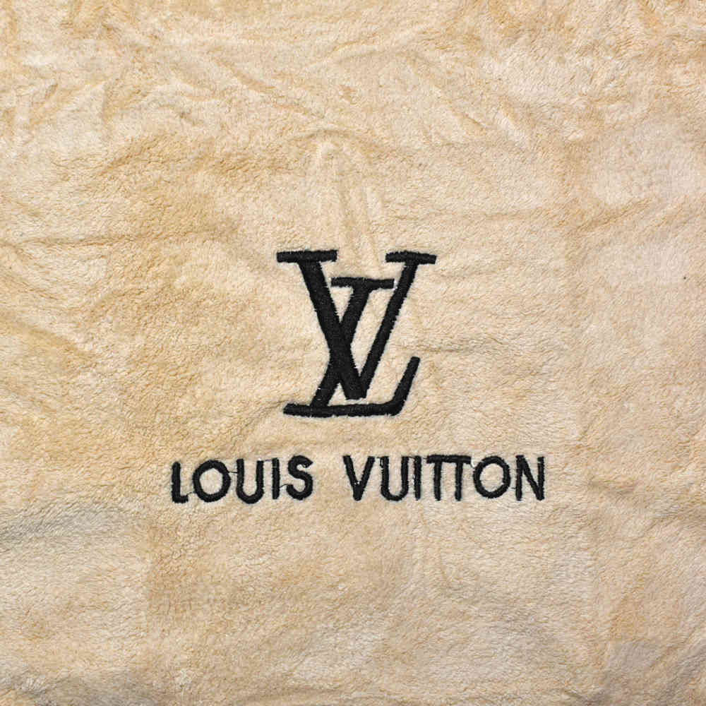 Louis Vuitton Embroidered logo Cream Towel - Set of 2-1