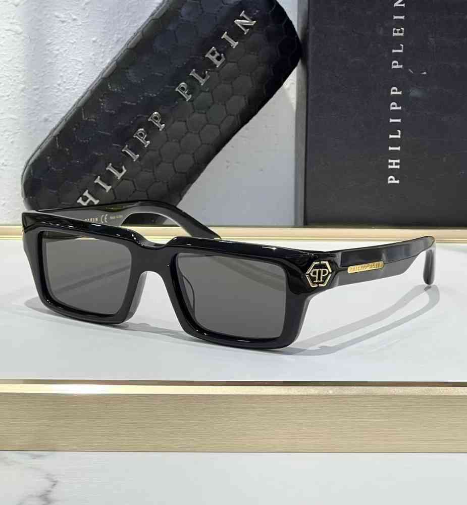 Black & Golden Philipp Plein Black & Purple Luxury Sunglasses