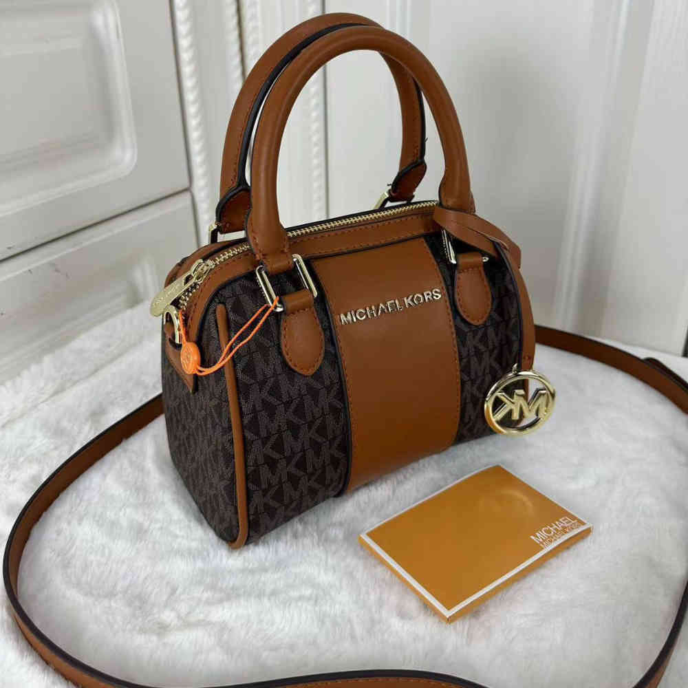 Brown Michael Michael Kors Jet Set Signature Logo White & Brown Shoulder Bag