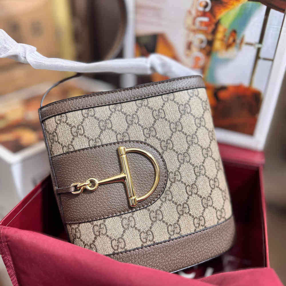 Beige Gucci 73 Small Black Bucket Bag