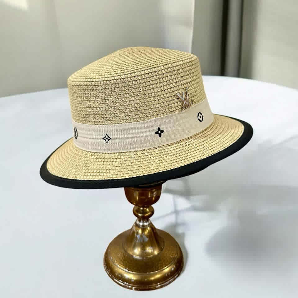 Cream Louis Vuitton Black Premium Cap
