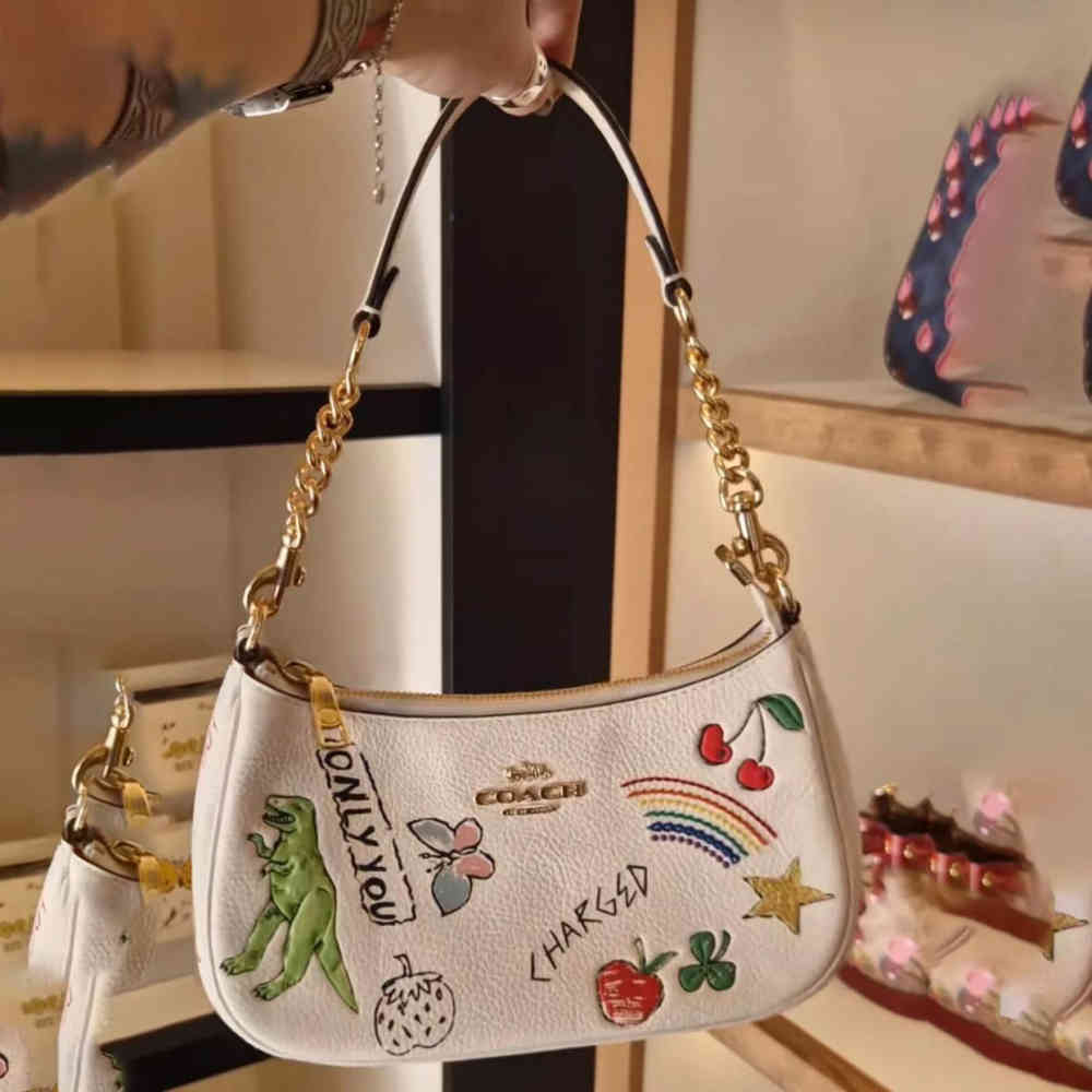 Coach Signature Sketch White Sling Bag-1