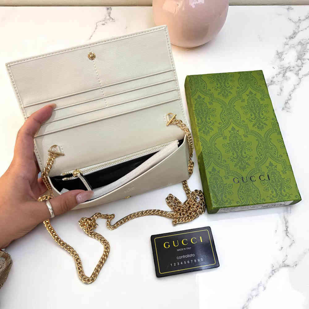 Gucci Beige & White GG Supreme Wallet-On-Chain Sling Bag-7