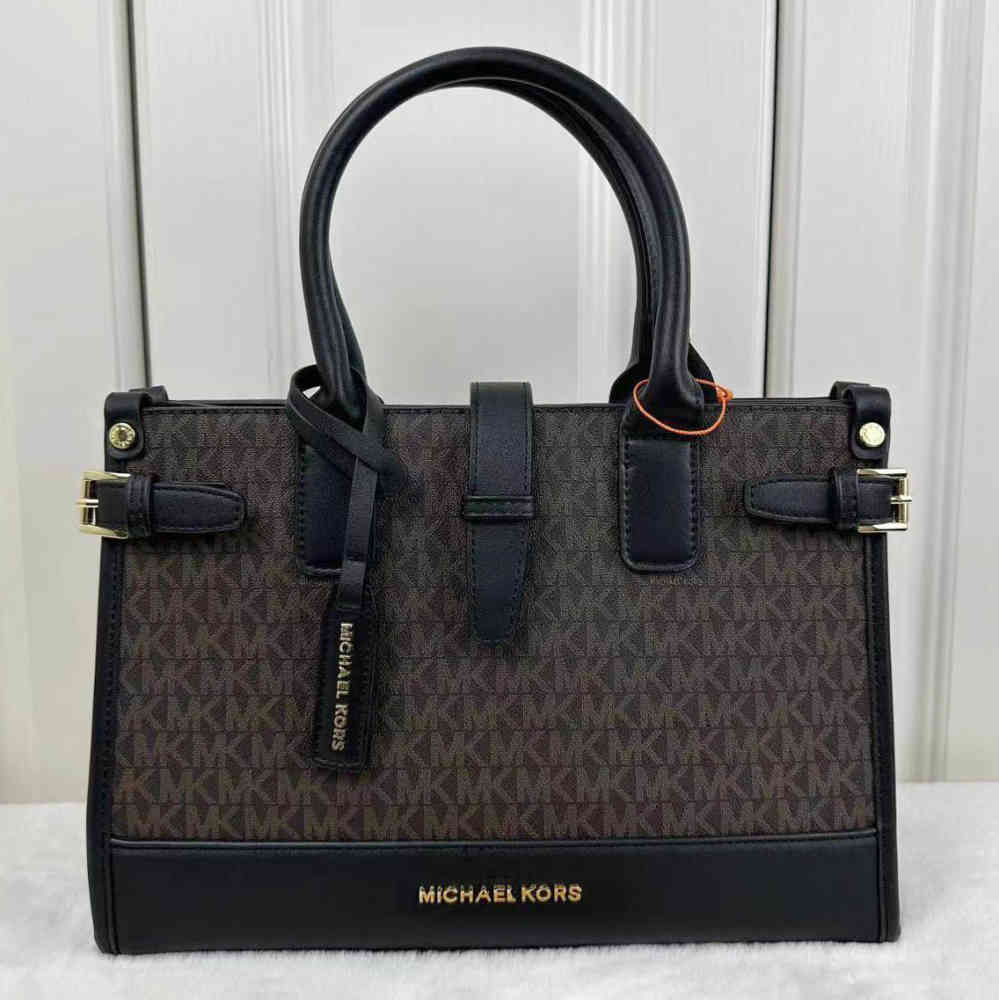 Black Michael Kors Beige Tote Bag
