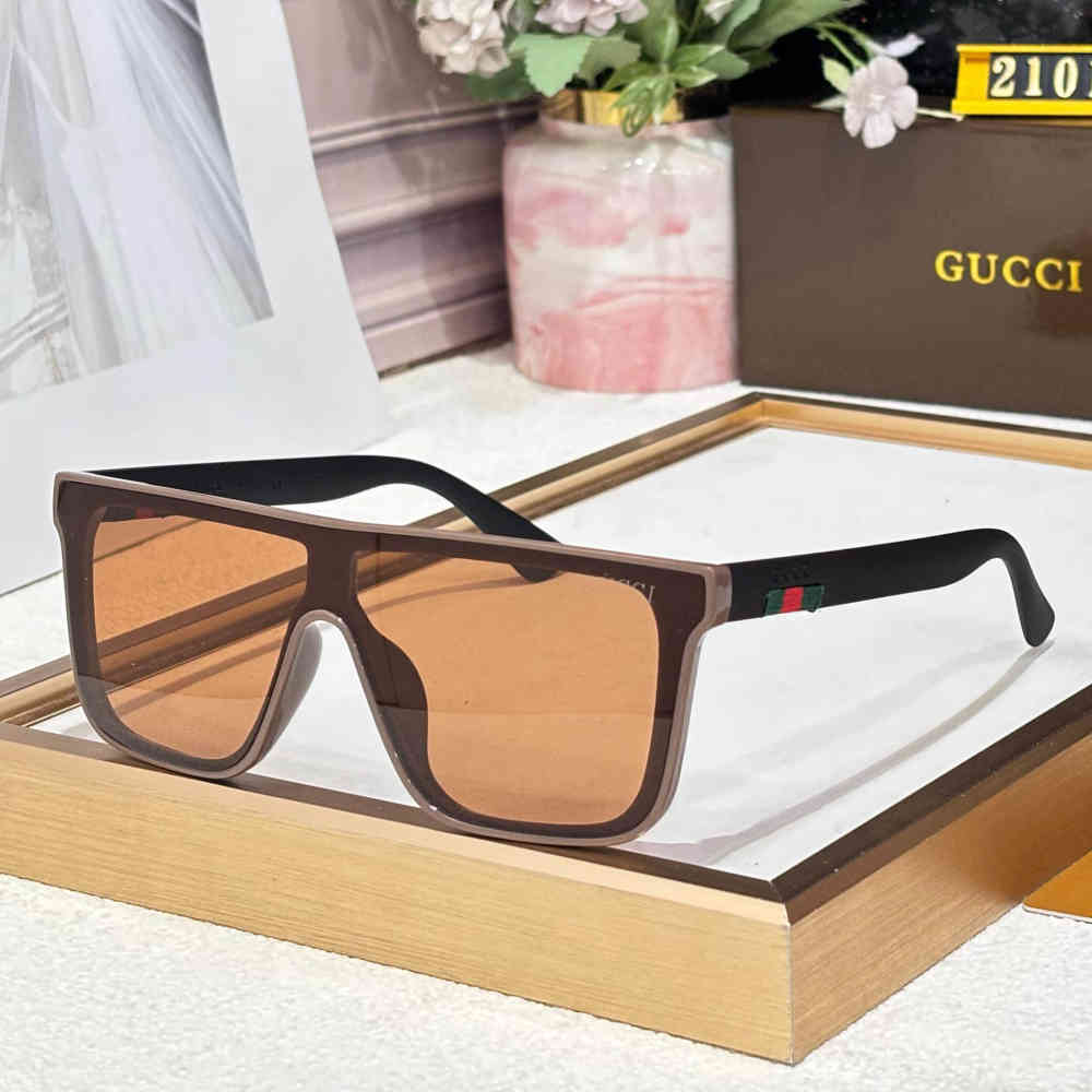 Brown Gucci Men's Wayfarer Beige Luxury Sunglasses