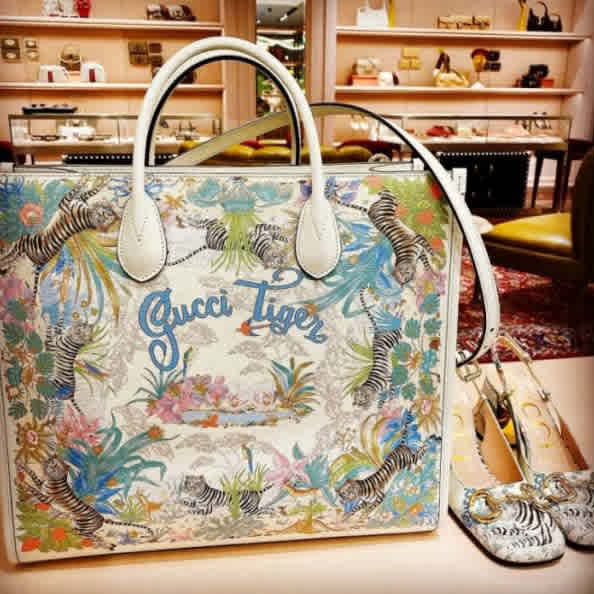Gucci GG Shanghai Savanah Tiger Tote Bag-2