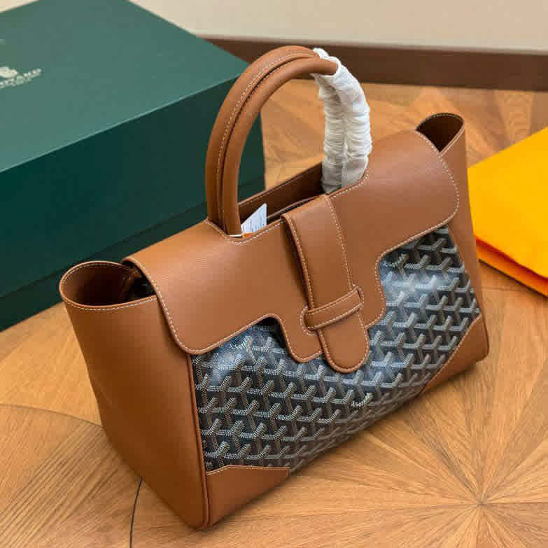 Brown Goyard Saigon Black Handbag