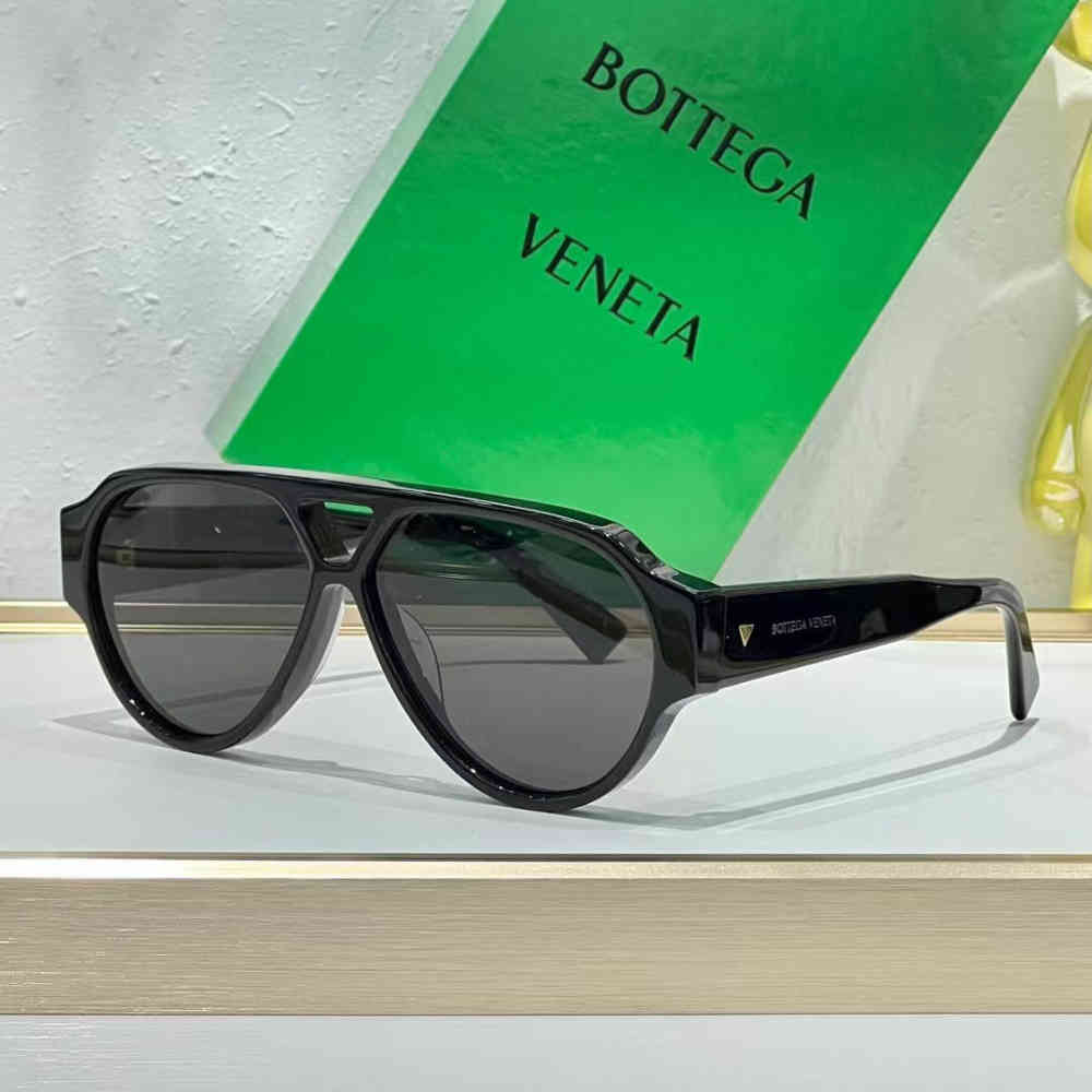 Grey Bottega Veneta Green Luxury Sunglasses