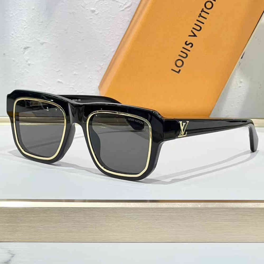 Black & golden Louis Vuitton Black & Silver Premium Sunglasses