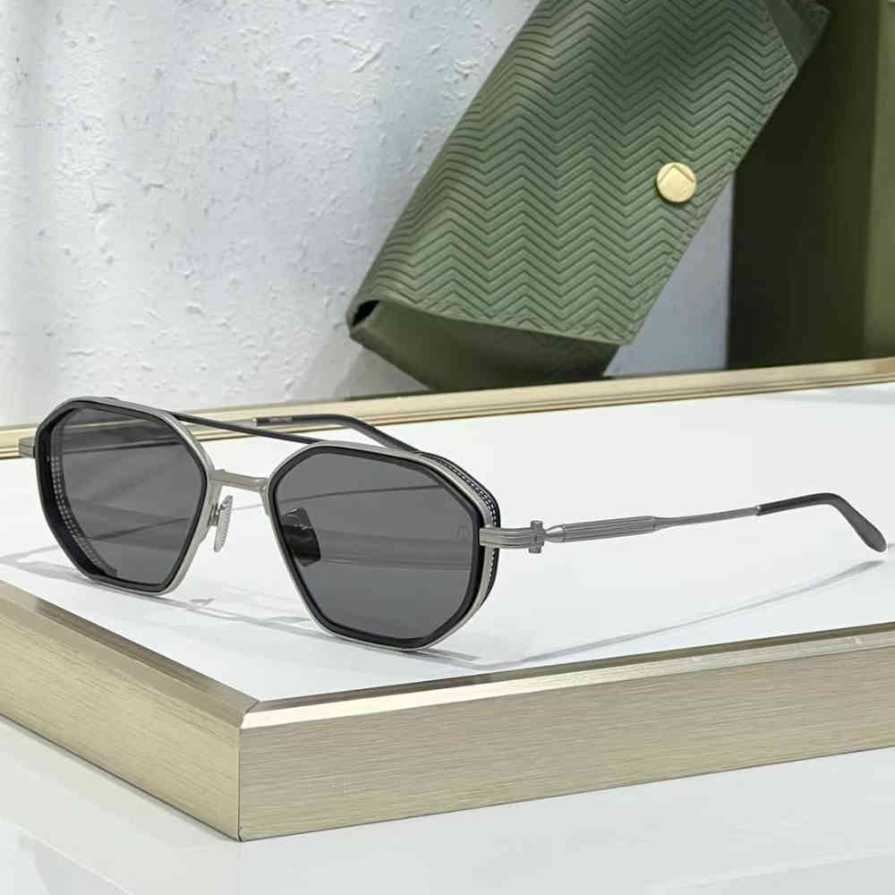 Black Akoni Eris-Two Grey Sunglasses