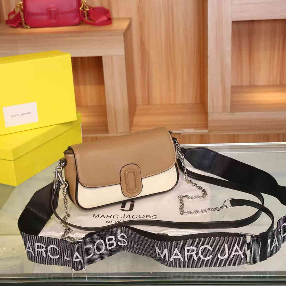 White & Beige Marc Jacobs The Clover Genuine Pink Leather Bag